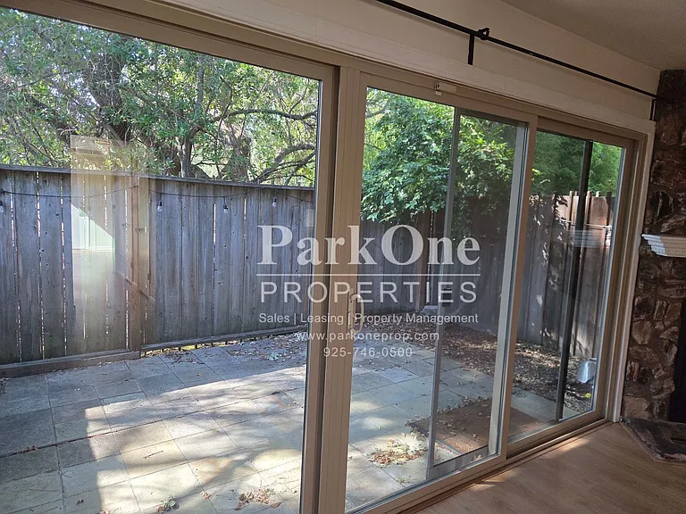 1817 Holland Dr — Photo 15