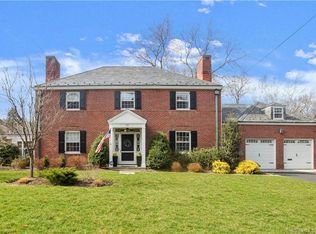 210 Emery Dr E, Stamford, CT 06902