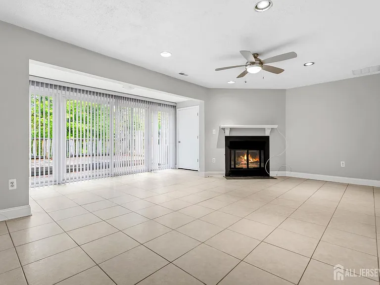 88 Wilshire Ct — Photo 11