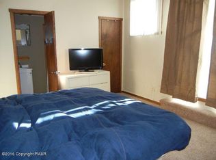 149 Cross Country Ln, Tannersville, PA 18372