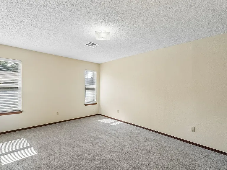208 Hudson Pl — Photo 19