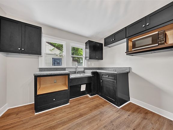 5th image of 108 Guion Ct