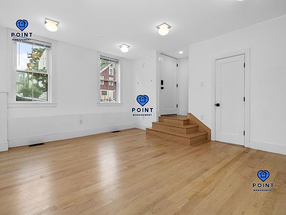 4th image of 86 Chelsea St