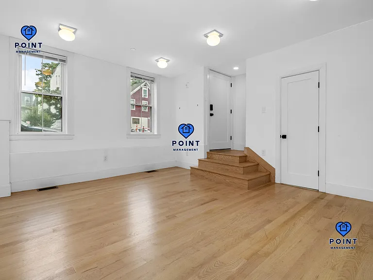 86 Chelsea St — Photo 4