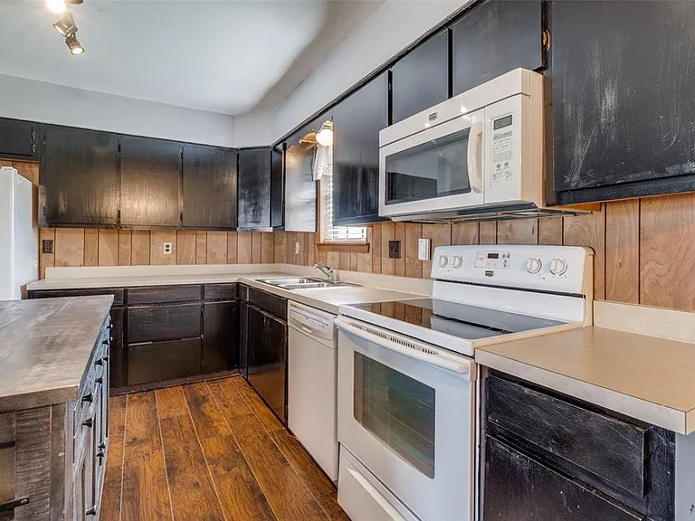 311 W Fern St — Photo 6