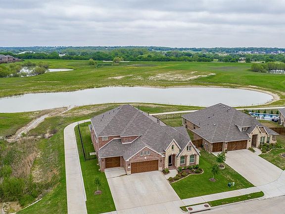 3rd image of 9421 Lake Fork Trl
