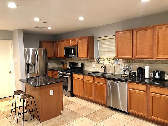 5th image of 8142 Sanders Forest Ct