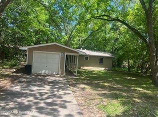 352 Queen Theresa Ln, Jackson, MS 39209