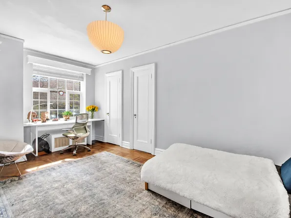 116 Pinehurst Avenue image 7 of 17