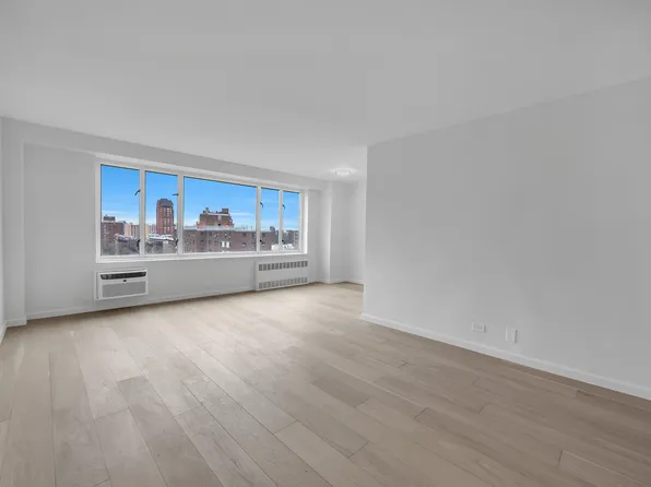 392 Central Park West image 1 of 11