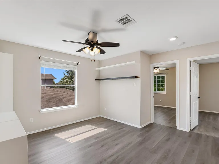 12816 Thomas Jefferson St — Photo 11