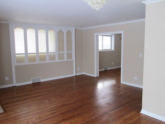 4th image of 3833 Birchwood Ave