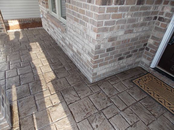 2nd image of 5617 Crooked Oak Dr