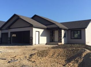 3360 Ridgeline Dr SE, Rochester, MN 55904