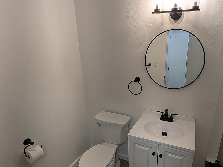 1321 Mathews Ave #2 — Photo 9