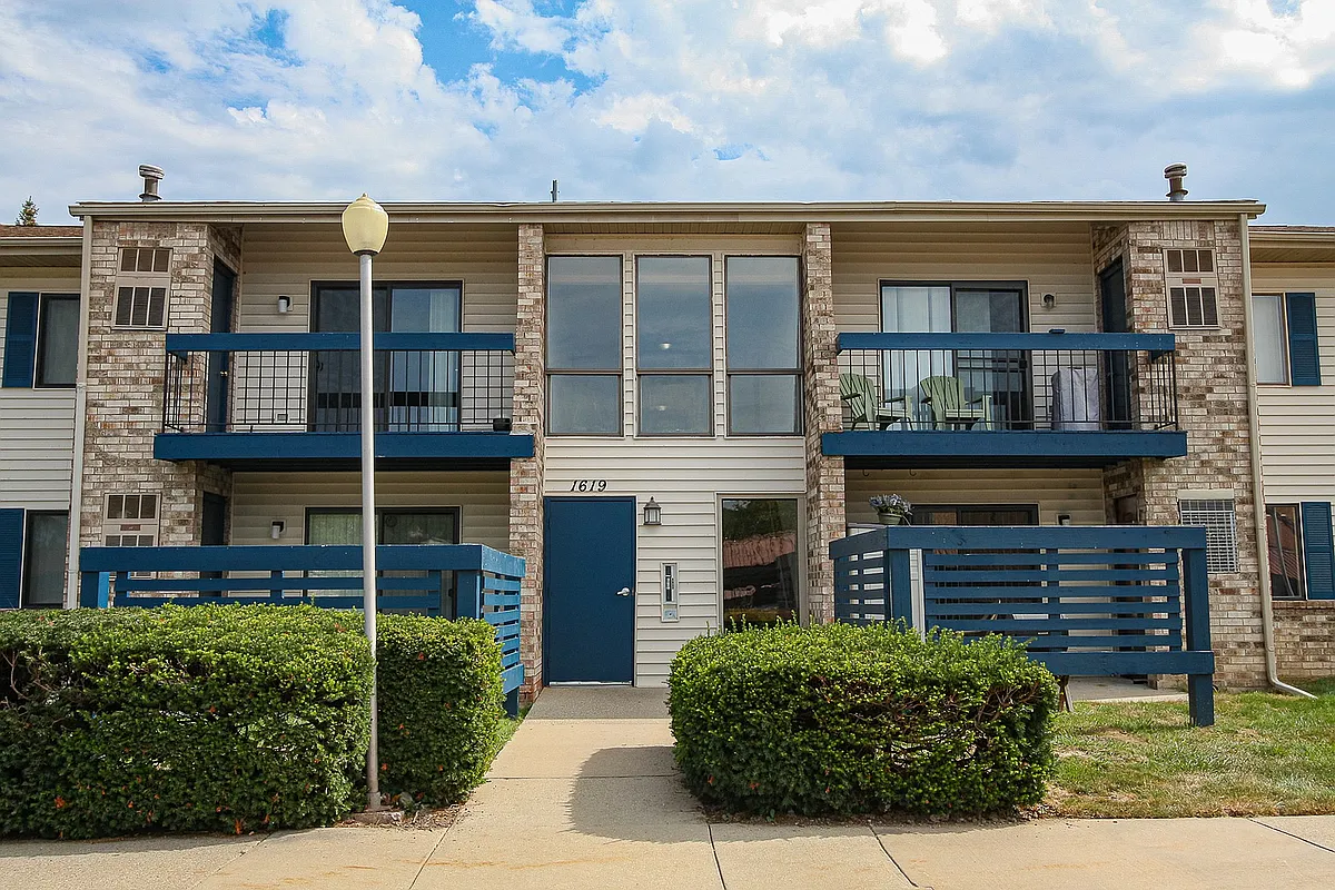 Benson Hills Apartments - Benson Hills Apartments
