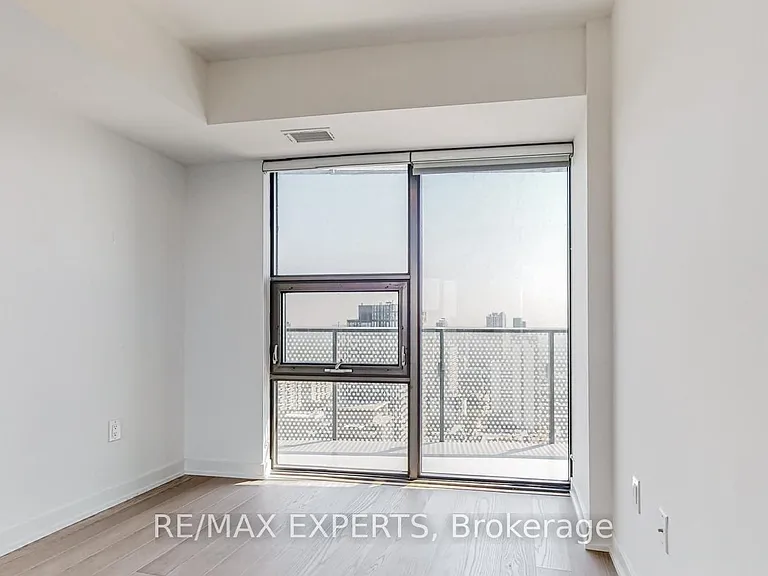 11 Wellesley St W #4701 — Photo 7