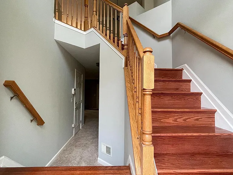 4106 Hazelwood Ct — Photo 2