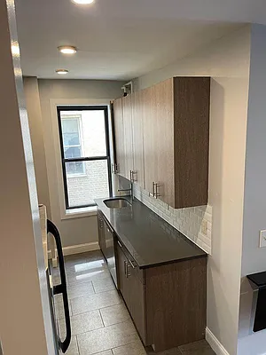 Rented by Arwell Realty | media 7