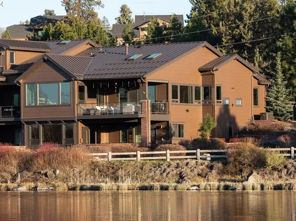 925 SW Theater Dr, Bend, OR 97702