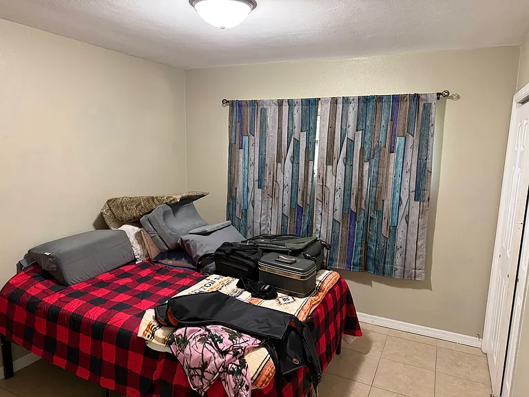 2208 SW Avenue B #1 — Photo 7