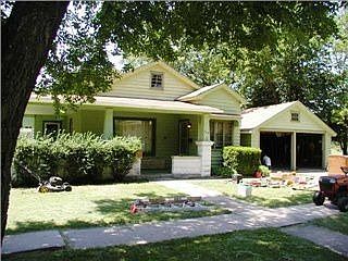 2nd image of 705 N Sycamore St