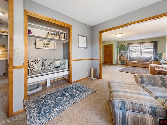 5th image of 1102 Willow Dr
