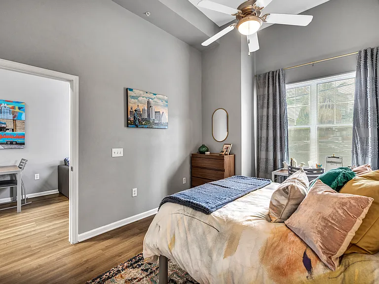 The Quarters Nueces House (Student Housing - Rent by the Bed) — Photo 95