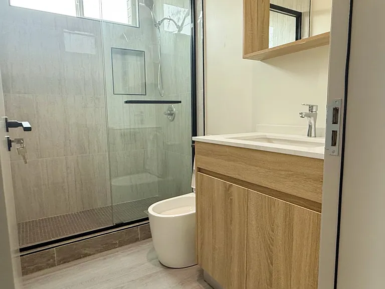 5939 Primrose Ave #B — Photo 6