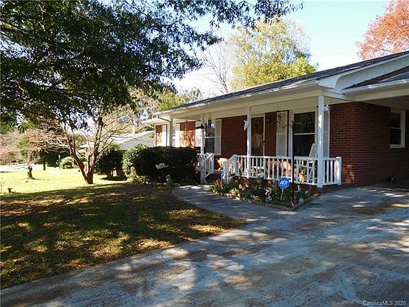 3rd image of 100 Rock Creek Dr