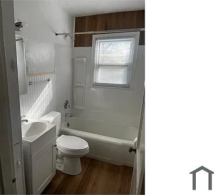 328 E Maplewood Ave — Photo 6