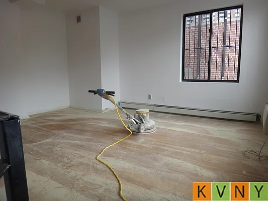 Rented by KVNY Soho | media 15