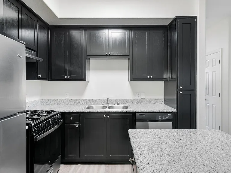 Luxe Ripon Apartments — Photo 13