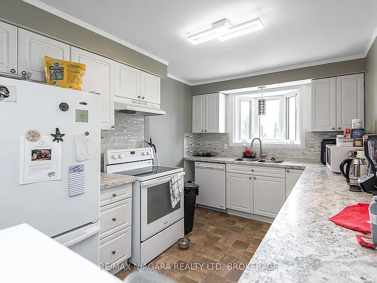 58 Dorchester Blvd — Photo 14