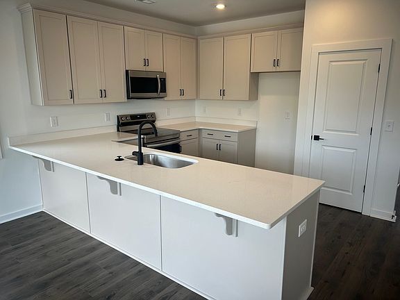 5th image of 1255 Westgate Village Dr