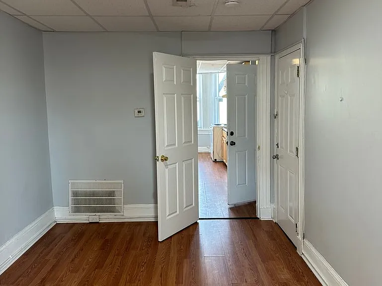 2404 N Charles St — Photo 5