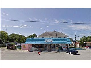 2nd image of 2301 Shelby St