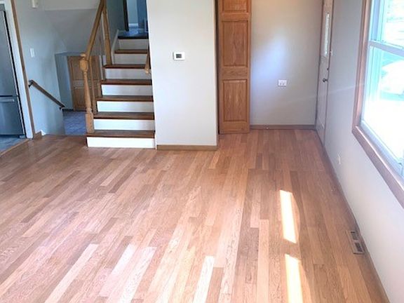 3rd image of 902 N Brentwood Ln