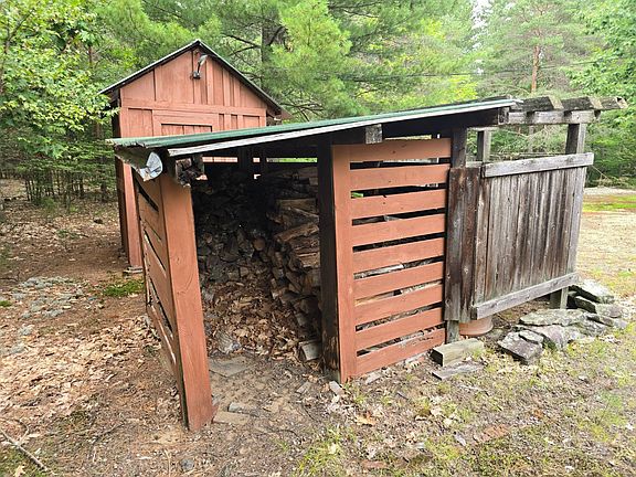 4th image of 260 Barrett Rd