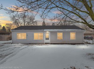 3717 Queensbury Rd, Orion, MI 48359