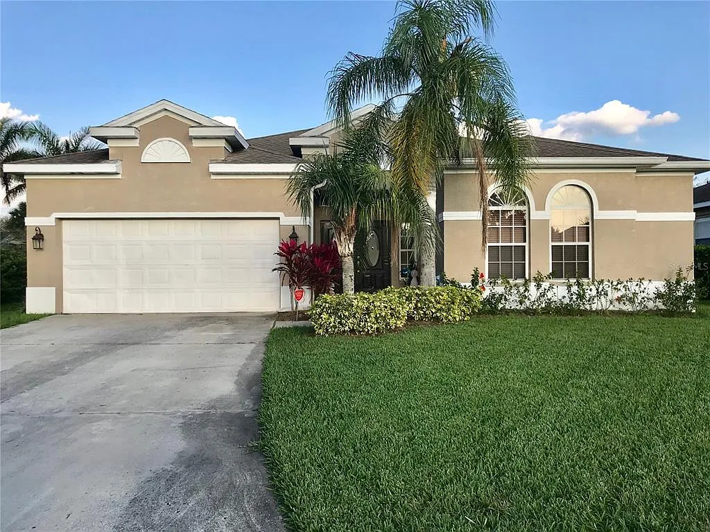 3 bed, 2.0 bath, 2235 sqft, $3,300 — Photo 1