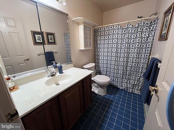 3rd image of 285 Woods Edge Pl