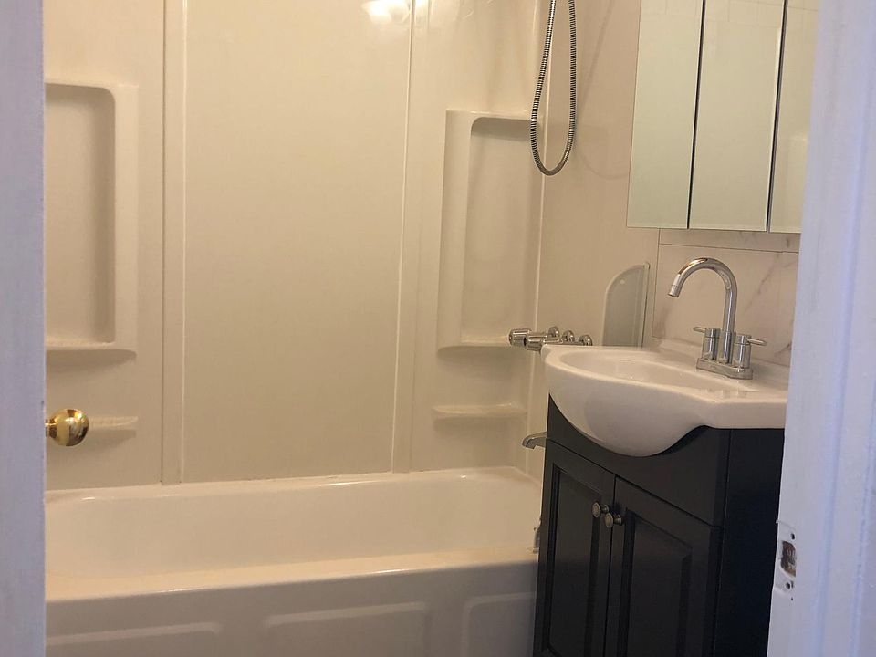 1st image of 2862 Bruckner Blvd Floor 1