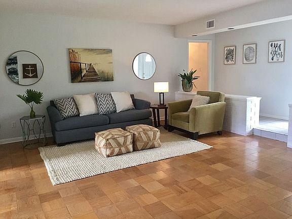 3rd image of 852 Gershwin Dr