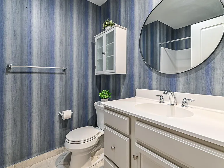 Upstairs hall bath