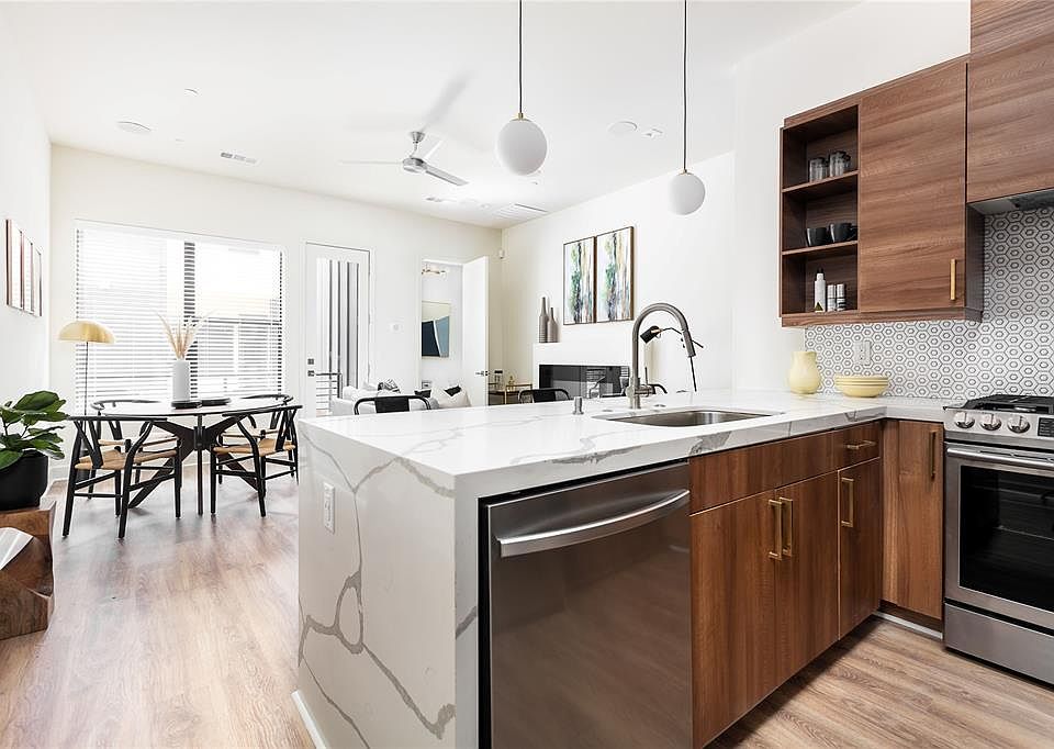 1st image of 1920 Park Ave #205