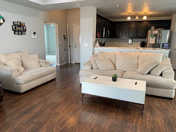 3rd image of 411 Cabrillo Dr
