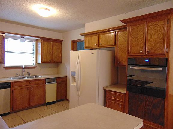 4th image of 702 Sherwood Downs Dr