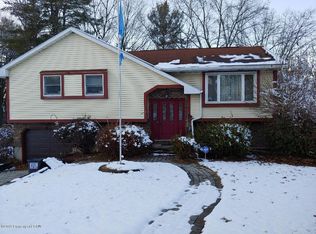7 Para Dr, Jenkins Township, PA 18640