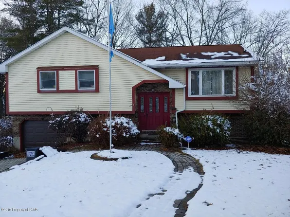 7 Para Dr, Jenkins Township, PA 18640